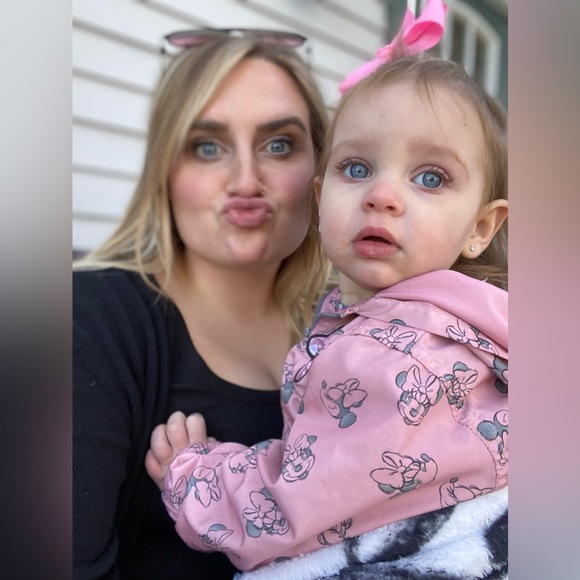 Hey!! I’m Savannah💖 I’m also a wifey💋, mama x2💙 💖, pet mama, and peds RN🩺 - Picture 14 of 14